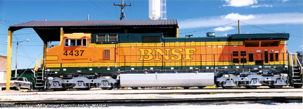BNSF C44-9W 4437